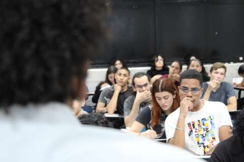 Estudantes poder&atilde;o se inscrever em cursinho pr&eacute;-vestibular a partir de sexta