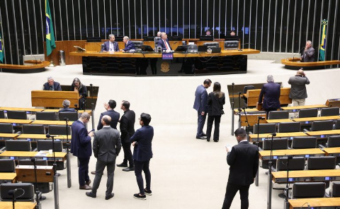 Aprovada MP que libera R$ 10 bilh&otilde;es para controlar pre&ccedil;o do diesel