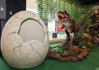 Parque indoor une dinossauros, infl&aacute;veis e games para toda a fam&iacute;lia