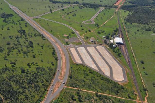 Ap&oacute;s mais de 18 anos travado, prefeitura encomenda novo estudo do Porto Seco