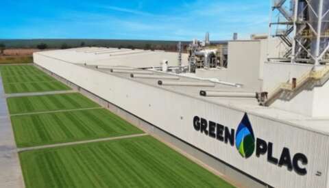 Prensa alem&atilde; chega &agrave; Greenplac e impulsiona expans&atilde;o de R$ 120 milh&otilde;es em MS