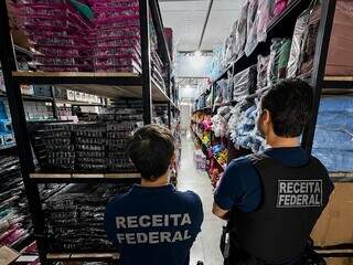 Depósito que abastecia lojas da Capital escondia R$ 1 milhão em contrabando Depósito que abastecia lojas da Capital escondia R$ 1 milhão em contrabando