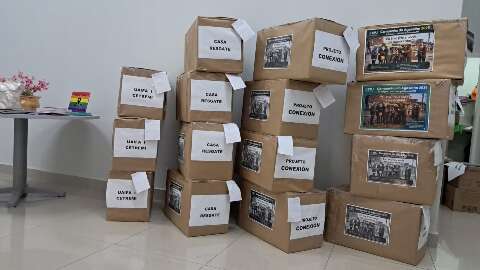Campanha da Defensoria da Uni&atilde;o arrecada 500 quilos de roupas para 480 pessoas