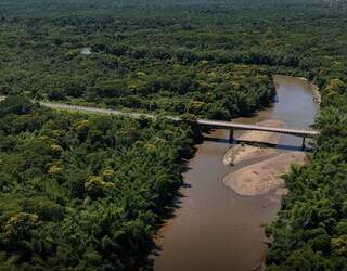 Governo libera trânsito com restrições na ponte sobre o Rio Miranda na MS-345 Governo libera trânsito com restrições na ponte sobre o Rio Miranda na MS-345