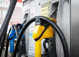 Alta do petróleo faz governo manter desconto da gasolina Alta do petróleo faz governo manter desconto da gasolina