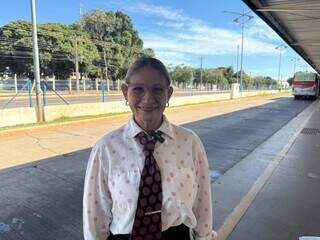 Aos 54 anos, Silvia se veste de caipira e de Emília para vender geladão Aos 54 anos, Silvia se veste de caipira e de Emília para vender geladão