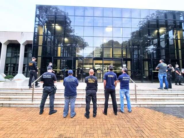 Juiz determina per&iacute;cia em contrato suspeito de fraude no TCE