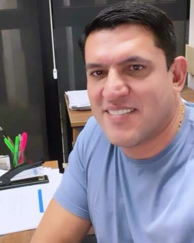 Preso em opera&ccedil;&atilde;o, ex-prefeito e escriv&atilde;o &eacute; afastado pela Pol&iacute;cia Civil