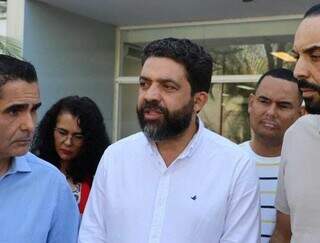 Prefeitura fará nova proposta para cumprir reajuste de 5,4% dos professores Prefeitura fará nova proposta para cumprir reajuste de 5,4% dos professores