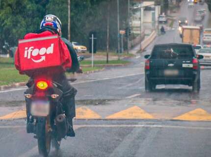 Cr&eacute;dito para entregadores comprarem motos e bicicletas &eacute; adiado para dia 27