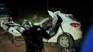 Jovem de 19 anos morre ao bater carro em caminhão na BR-262 Jovem de 19 anos morre ao bater carro em caminhão na BR-262