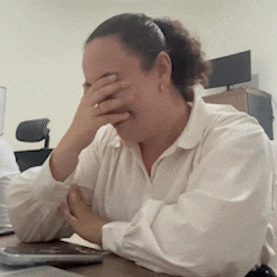 Ao entrar no Direito por acaso, Maria se emociona ao dar a not&iacute;cia &agrave; m&atilde;e