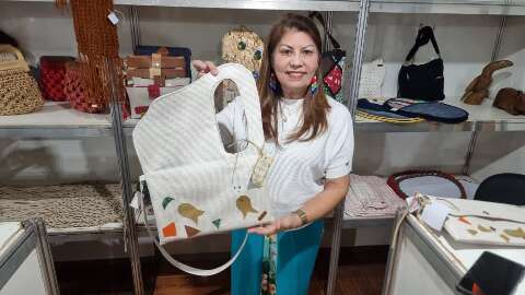 Bolsa de "O Diabo Veste Prada" ganha vers&atilde;o sul-mato-grossense