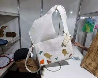 Bolsa de "O Diabo Veste Prada" ganha vers&atilde;o sul-mato-grossense