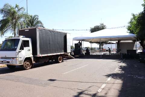 Palco come&ccedil;a a ser montado para 1&ordf; Marcha Trans e Travesti de Mato Grosso do Sul