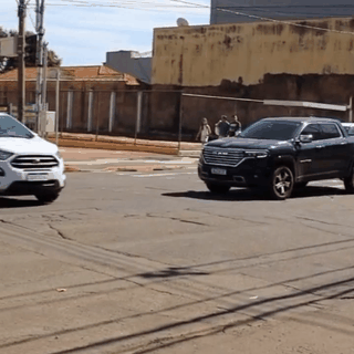 Sem&aacute;foros desligados causam confus&atilde;o em cruzamentos do Centro da Capital