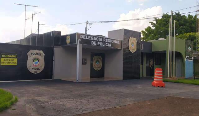 "Injuriado" por ci&uacute;mes, homem diz que esfaqueou ex para &ldquo;assust&aacute;-la&rdquo;