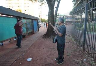 S&iacute;lvio prega na rua e n&atilde;o desiste nem sendo chamado de "vagabundo"