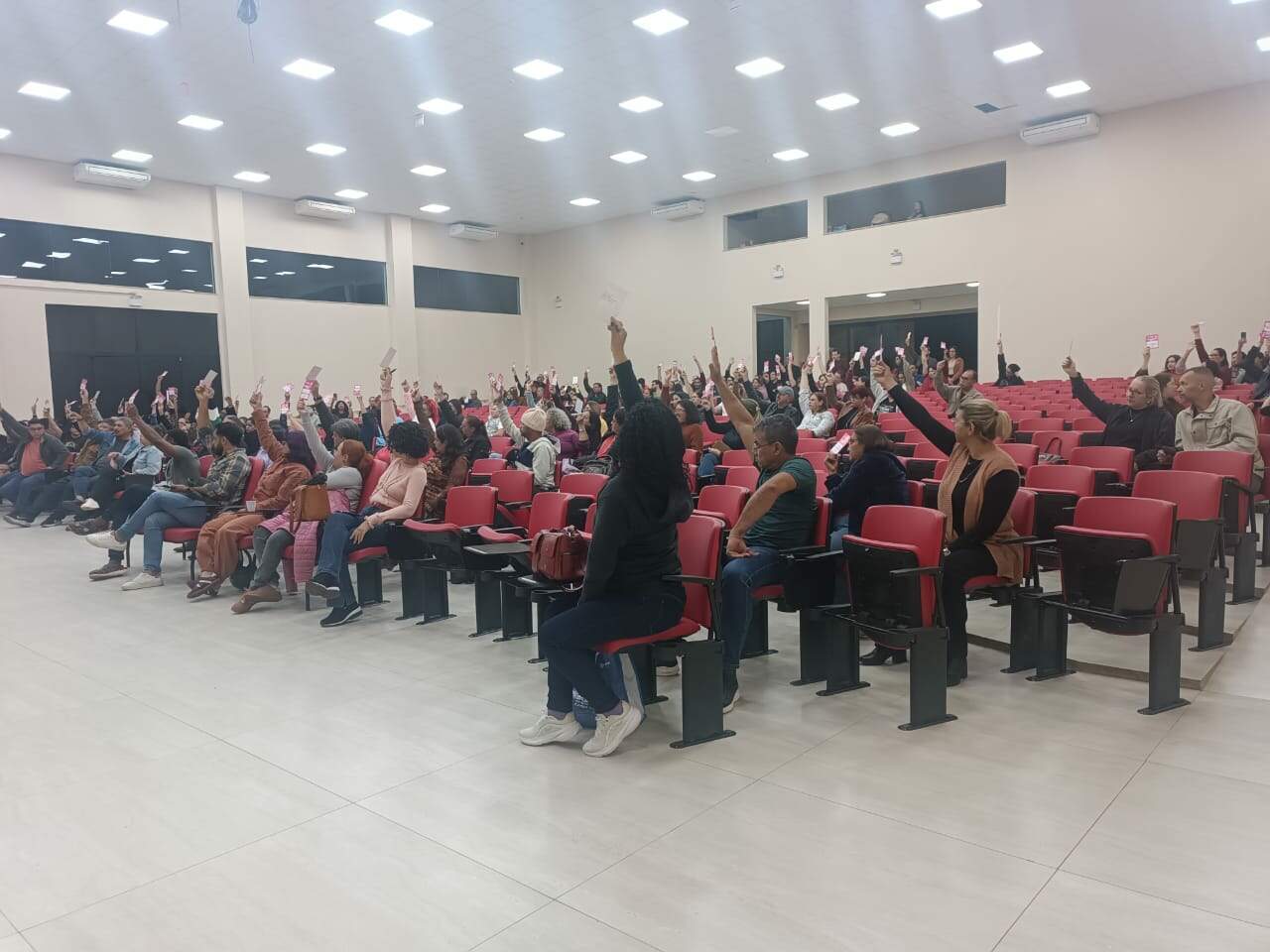 Professores de Campo Grande aceitam reajuste parcelado de 5,4%