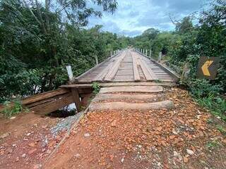 Isolados desde fevereiro, moradores pedem ponte e unidade de saúde em Terenos Isolados desde fevereiro, moradores pedem ponte e unidade de saúde em Terenos