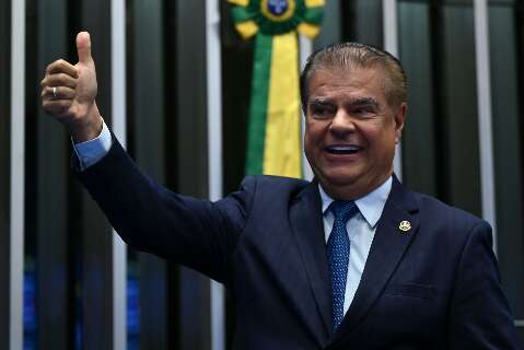 Nelsinho rebate ataque ao voto feminino: &ldquo;Mulher n&atilde;o precisa de permiss&atilde;o&rdquo;