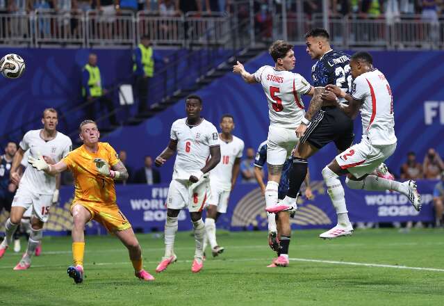 Argentina vira sobre a Inglaterra no fim e vai &agrave; final da Copa do Mundo