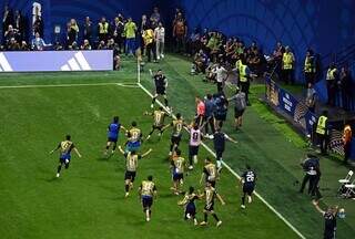 Argentina vira sobre a Inglaterra no fim e vai &agrave; final da Copa do Mundo