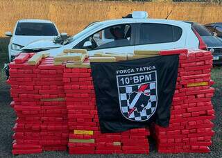 Carro abarrotado de maconha é apreendido após bater em árvore no Aero Rancho Carro abarrotado de maconha é apreendido após bater em árvore no Aero Rancho