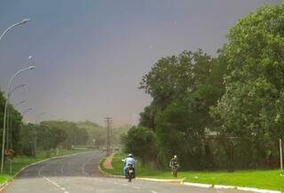 Campo Grande pode ter vendaval de até 100 km/h formado por "rios voadores" Campo Grande pode ter vendaval de até 100 km/h formado por "rios voadores"