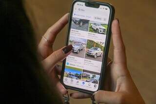 Mulher perde R$ 127 mil em golpe durante compra de caminhonete na internet