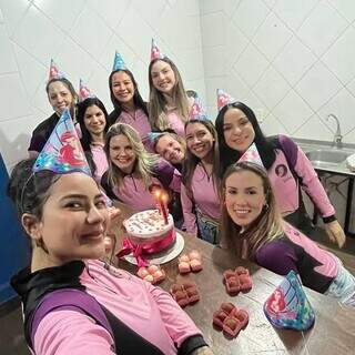 Karina perdeu pai e amiga no mesmo ano e decidiu não adiar mais a vida Karina perdeu pai e amiga no mesmo ano e decidiu não adiar mais a vida