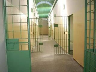 Estado formaliza cria&ccedil;&atilde;o de pres&iacute;dio para presos provis&oacute;rios