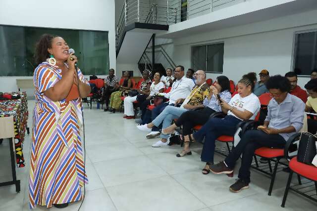 Mulheres negras se re&uacute;nem para conversar sobre amor, identidade e resist&ecirc;ncia
