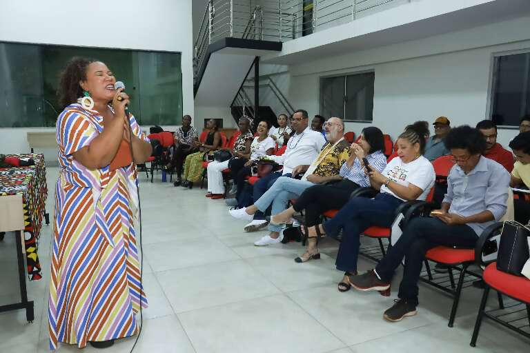 Mulheres negras se reúnem para conversar sobre amor, identidade e resistência