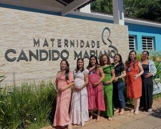Dez enfermeiras engravidam ao mesmo tempo em "baby boom" de maternidade Dez enfermeiras engravidam ao mesmo tempo em "baby boom" de maternidade