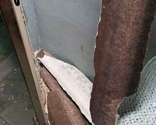 Ladrão quebra telhas e se esconde até em caixa-d'água antes de ser pego pela PM Ladrão quebra telhas e se esconde até em caixa-d'água antes de ser pego pela PM