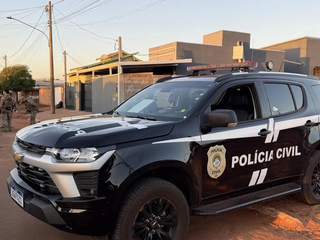 Mulher é presa suspeita de financiar execuções ligadas ao Comando Vermelho Mulher é presa suspeita de financiar execuções ligadas ao Comando Vermelho