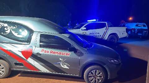 Homem mata esposa a tiros e esfaqueia outra v&iacute;tima em bar de Nioaque