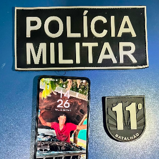 Homem &eacute; levado &agrave; delegacia com celular de v&iacute;tima de duplo homic&iacute;dio
