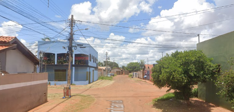 Barbeiro &eacute; morto com 5 tiros na frente de casa no Aero Rancho