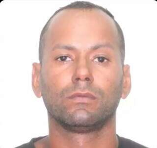 Foragido por matar homem a mando do PCC é preso em Nova Andradina Foragido por matar homem a mando do PCC é preso em Nova Andradina