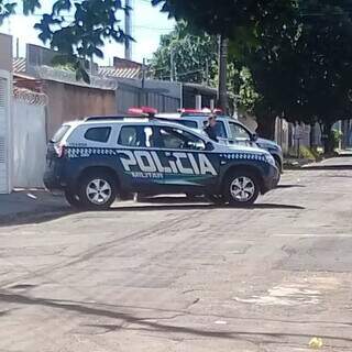Após agressão e tiros, homem foge com o filho e é capturado pela polícia Após agressão e tiros, homem foge com o filho e é capturado pela polícia