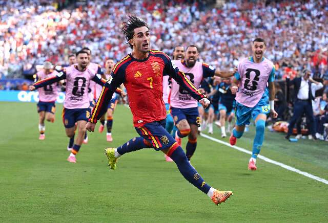 Gol na prorroga&ccedil;&atilde;o d&aacute; &agrave; Espanha o segundo t&iacute;tulo da Copa do Mundo