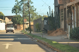 Jovem foi assassinado em frente de igreja; moradores relatam rotina de medo Jovem foi assassinado em frente de igreja; moradores relatam rotina de medo
