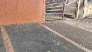 Homem morre em calçada ao ser golpeado na cabeça pelo atual marido da ex Homem morre em calçada ao ser golpeado na cabeça pelo atual marido da ex