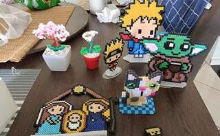 Isa venceu o luto transformando memórias e quem morreu em funkos Isa venceu o luto transformando memórias e quem morreu em funkos