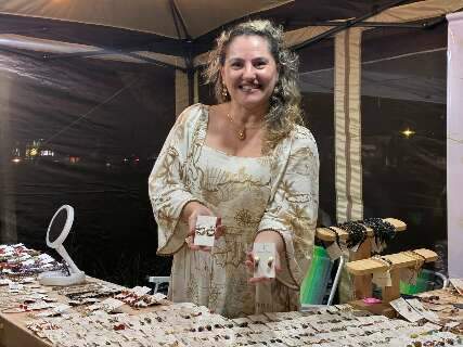 Ap&oacute;s 1 ano na cadeira de rodas, professora se viu feliz nas feiras