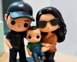 Isa venceu o luto transformando memórias e quem morreu em funkos Isa venceu o luto transformando memórias e quem morreu em funkos