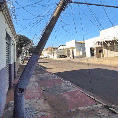Comércios param e moradores ficam sem energia após danos em postes da Bandeiras