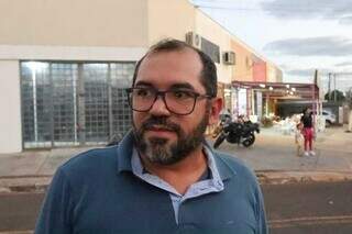 Acidente que danificou postes deixa 43 imóveis sem luz na Avenida das Bandeiras Acidente que danificou postes deixa 43 imóveis sem luz na Avenida das Bandeiras